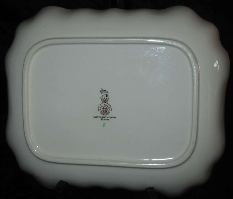Kitchen Ware-Royal Doulton Dish-Chrysanthemum D6299 22cm x 18cm dish