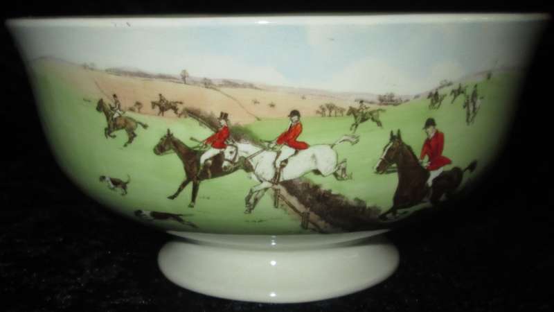 Kitchen Ware-Royal Doulton Bowl-Posts and Rails D6326 The Fox Hunt