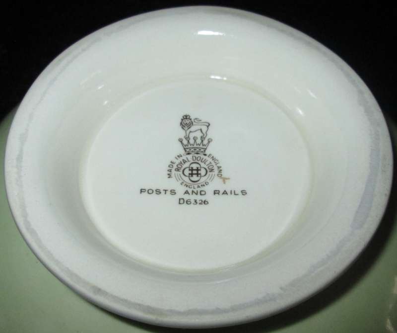 Kitchen Ware-Royal Doulton Bowl-Posts and Rails D6326 The Fox Hunt