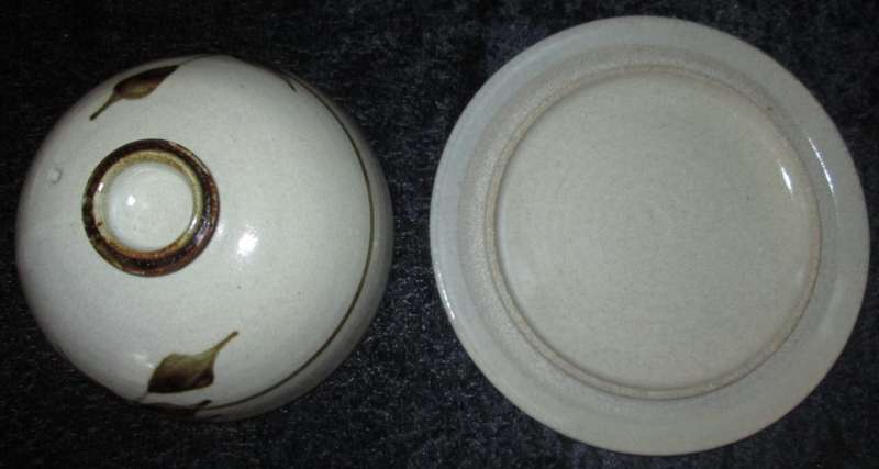 Mantenga Craft centre, Swaziland.Serving Ware-Pottery Butter/Cheese Dish LABEL ATTACHED