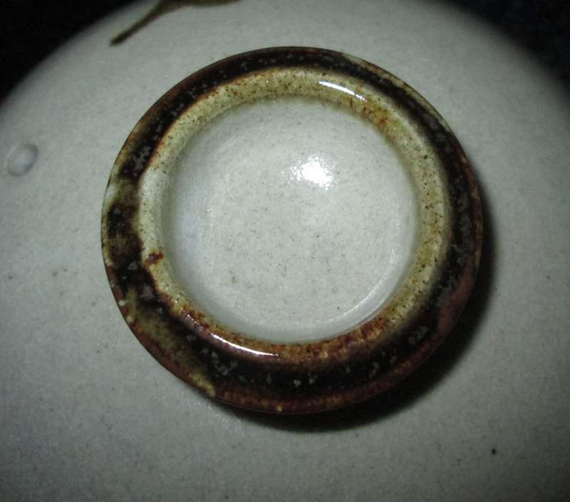 Mantenga Craft centre, Swaziland.Serving Ware-Pottery Butter/Cheese Dish LABEL ATTACHED