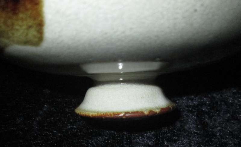 Mantenga Craft centre, Swaziland.Serving Ware-Pottery Butter/Cheese Dish LABEL ATTACHED