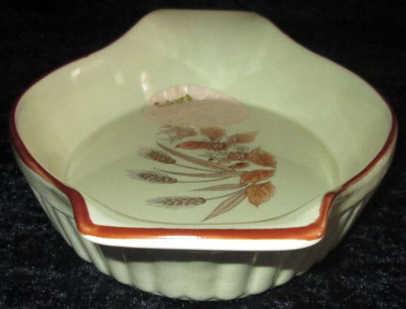 Home & Living-Kitchen ware-SAKURA Stoneware Dish Made in Japan. Brand new