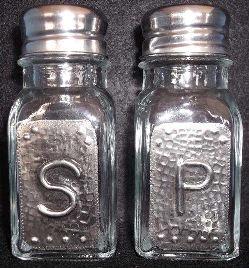 Glas SALT & PEPPER SET  with HandCrafted Pewter Art  by Hanli