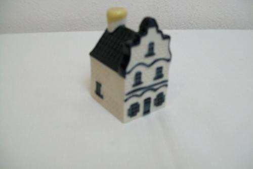 Delft KLM House no. 1 - Sealed and in original Condition !