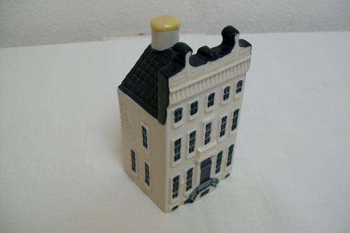 Delft KLM House no. 83 - Sealed and in Original Condition !