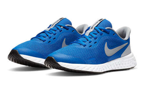Nike Revolution Young Boys - Size SA/UK 4.5