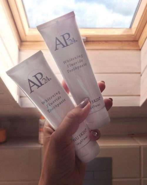 AP 24 Whitening Fluoride Toothpaste