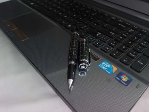 Famous Brand - Black Short Wrist With Diamond Clip Metal RollerBall Pen