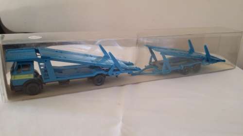 HO Scale Truck - car transporter - Wiking