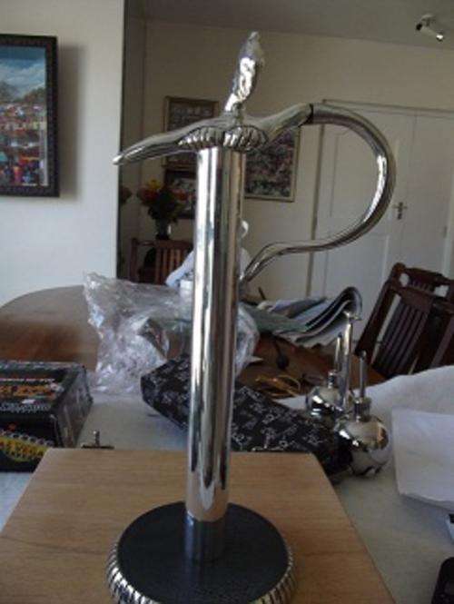 carol bvoyes roller towel holder