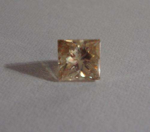 MAMA MIA! *BEAUTIFUL SUPA  LIGHT BROWN 0.65 ct SI2 LOOSE DIAMOND!!! DAZZLING!! STARTING AT R1 !!!