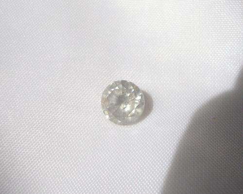 A LOVELY  *BIG* 1 ct WHITE ROUND DIAMOND STARTING at R1 !! BID AT ONCE !!!