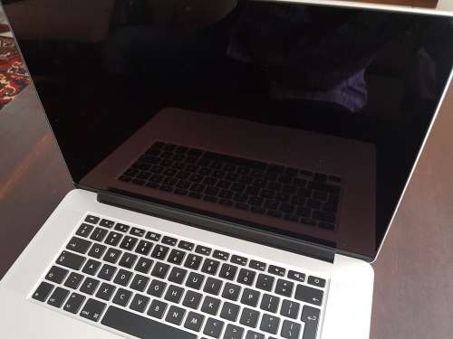 MacBook Pro (Retina, 15-inch, Late 2013) - Core i7 - 8GB - 256GB SSD (Lots of extras)