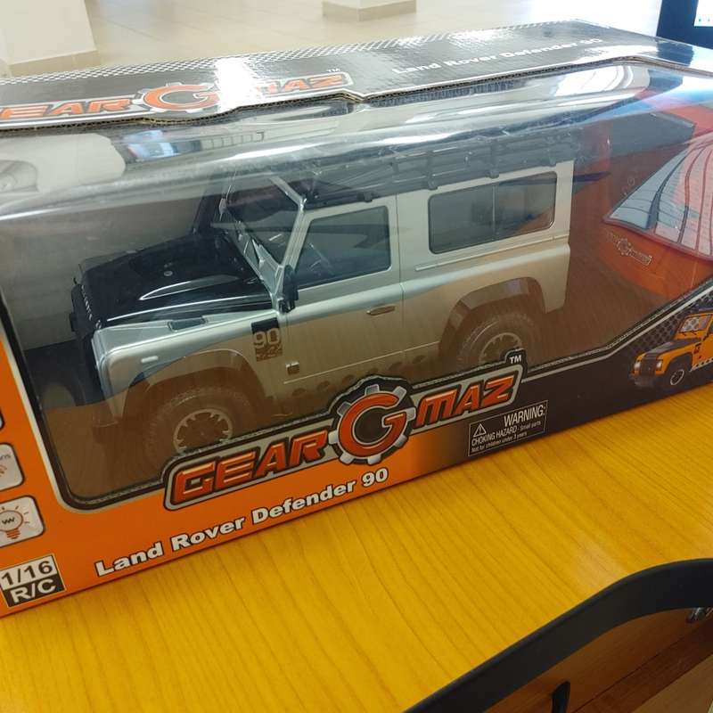 Land Rover Defender 90 r/c 1:16