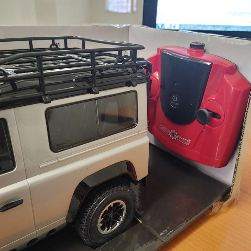 Land Rover Defender 90 r/c 1:16