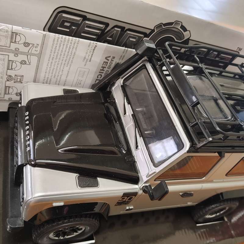 Land Rover Defender 90 r/c 1:16