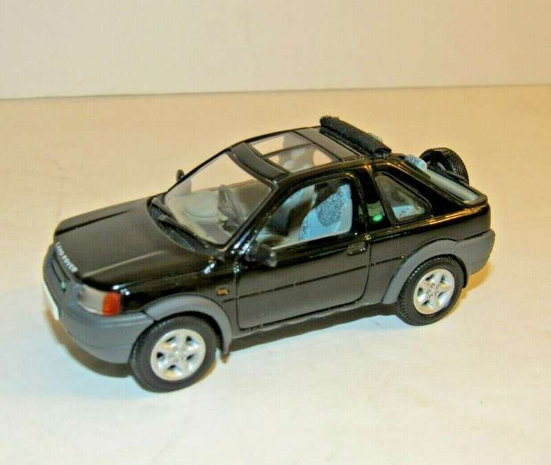 Universal Hobbies Land Rover Freelander 1998 Open Back Black 1:43 w/ Box