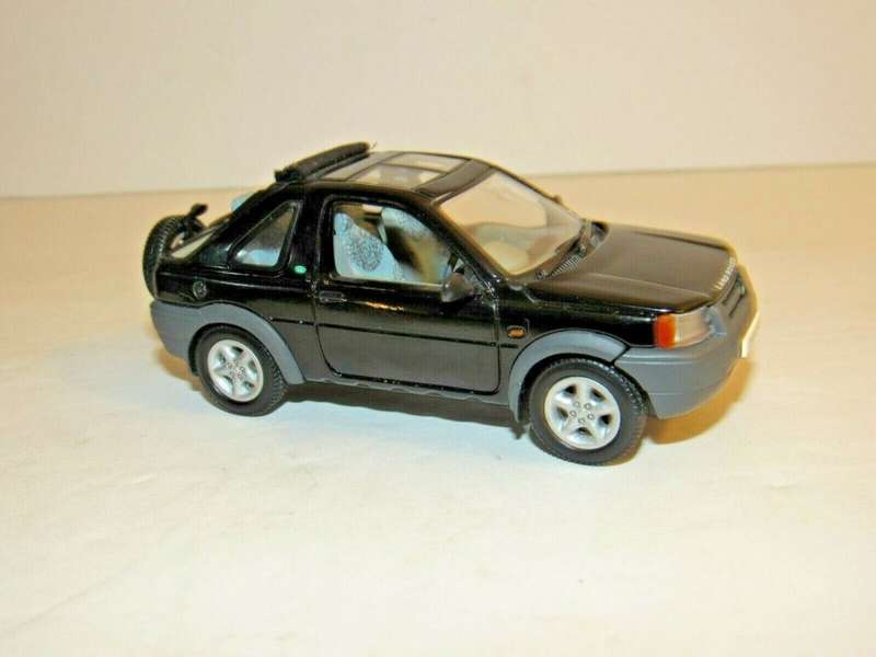 Universal Hobbies Land Rover Freelander 1998 Open Back Black 1:43 w/ Box