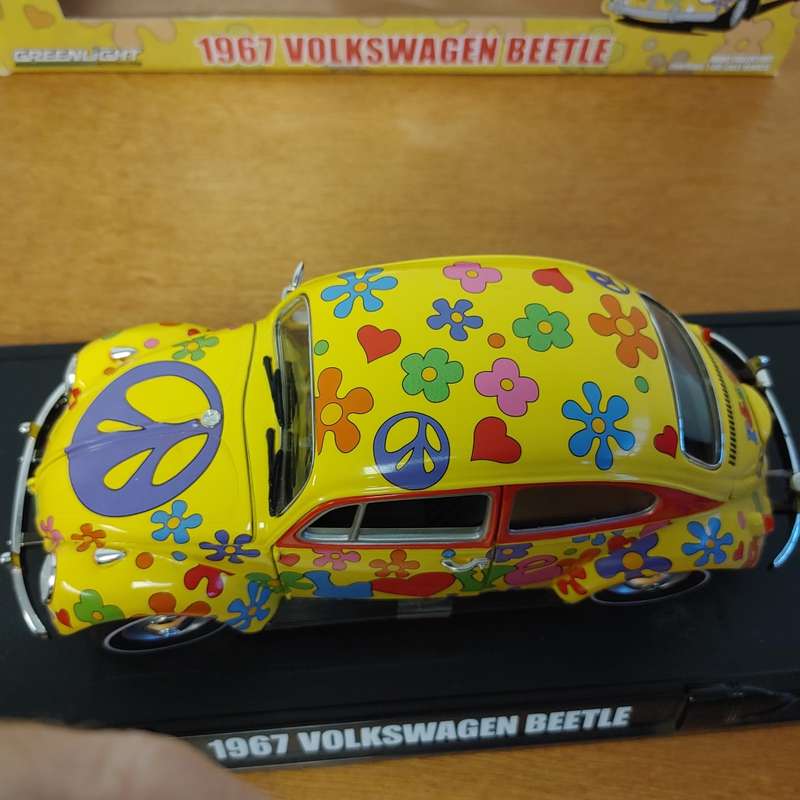 1967 Volkswagen Beetle Hippie Limited Edition 1:18