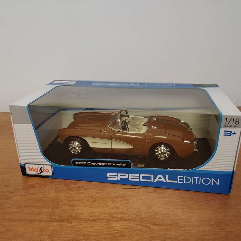 1957 CHEVROLET CORVETTE 1:18 by Maisto