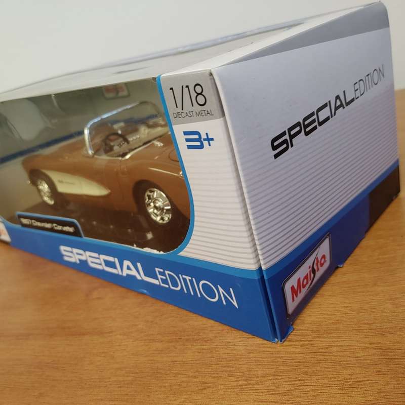 1957 CHEVROLET CORVETTE 1:18 by Maisto