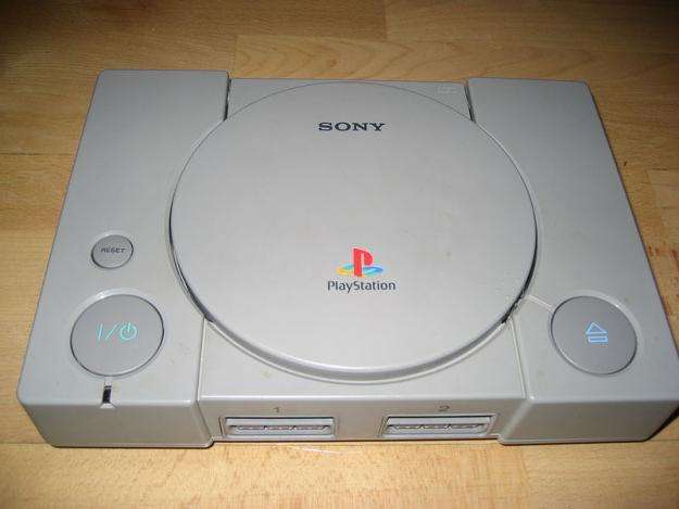 PLAYSTATION 1 CHIPPED PLUS APPROX. 50 GAMES