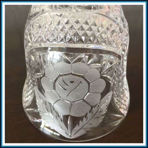 Table bell. Pressed glass. Clapper missing can be reattached.