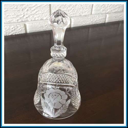 Table bell. Pressed glass. Clapper missing can be reattached.