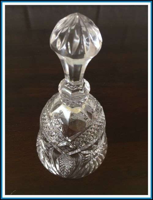 Table bell. Pressed glass. Clapper missing can be reattached.
