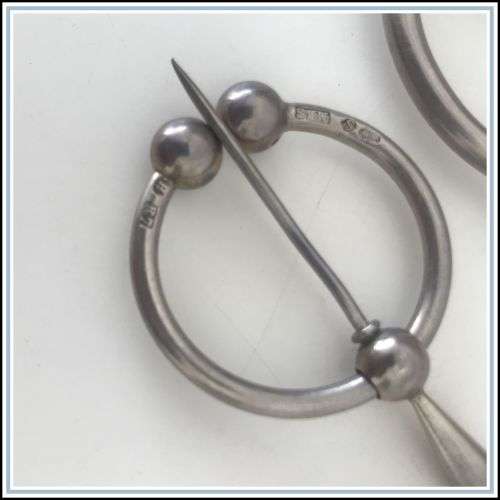mariolaine ONLY - all other bids will be deleted - Two antique silver brooches.
