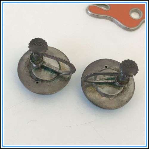 Vintage guilloche screw-on earrings.