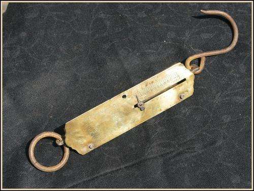 Vintage Spring balance. 1940's Pocket scale.