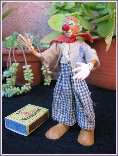 Bobo the clown. Beigefiguren. Height 14.5cm. Vintage