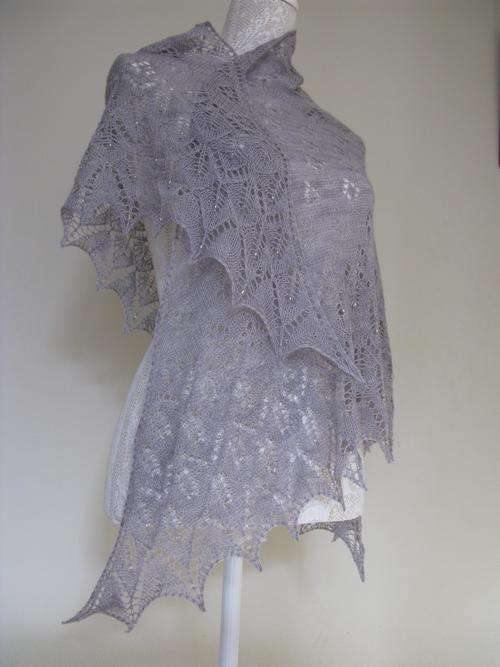 Hand knitted lace shawl in fine wool with beads - silver grey
