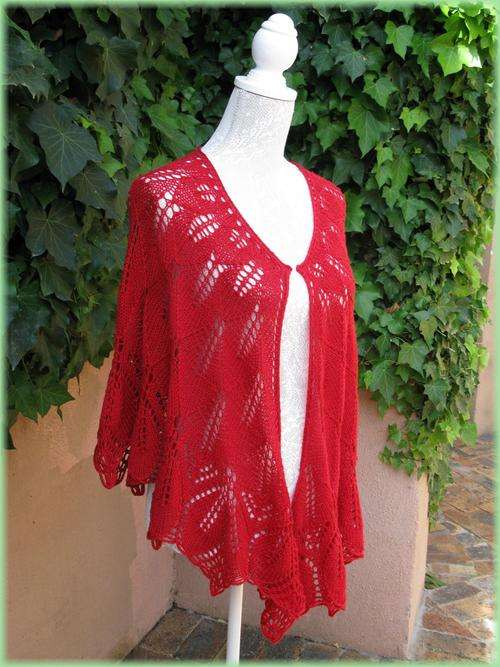 Hand knitted lace shawl - STUNNING! Pure lambs wool - fit all sizes.