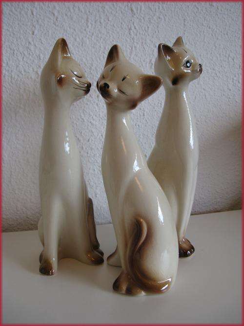3 Elweco vintage porcelain cats.