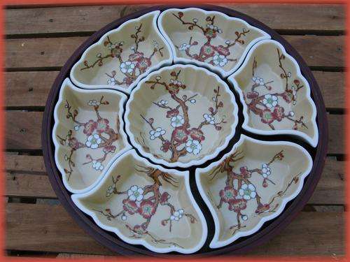 Lazy Susan with 7 dishes. Large 35cm in diameter. Mint.