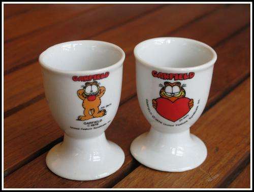 2 egg cups - Garfield 1978 - collectable.