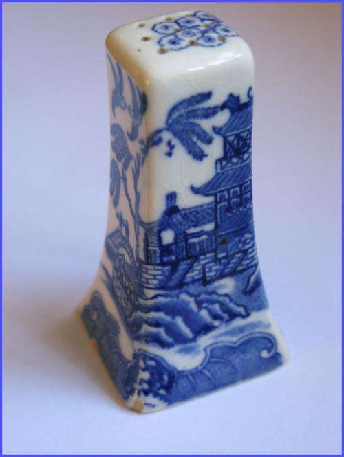 Salt shaker. Vintage Old Willow pattern.