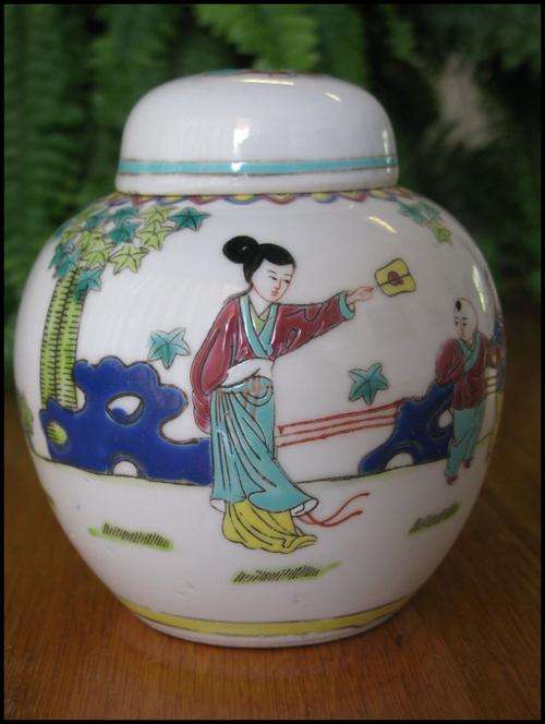 Ginger jar - Famille-Rose - with original cork.