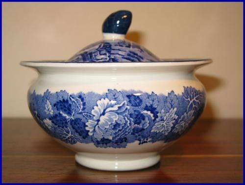 Sugar bowl. Enoch Woods "English Scenery" Mint condition.