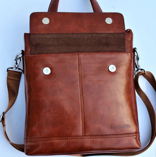 Classic!!!High Quality Large Capacity Messenger Bag in Brown
