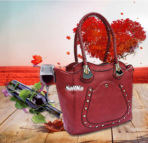 GORGEOUS HANDBAG IN DARK RED