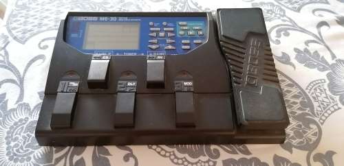 Guitar Pedal Boss ME-30 multi-effects