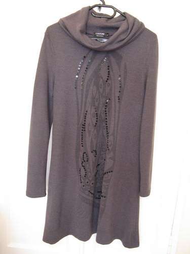 Dress with sequins details
