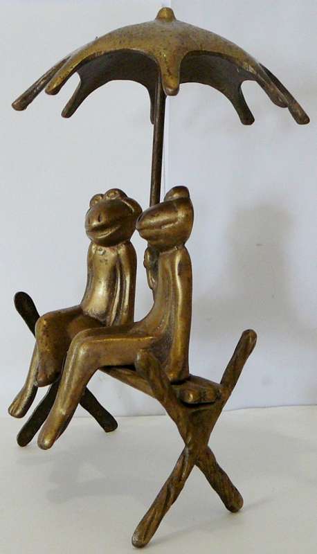 Brass Froggie Lovers