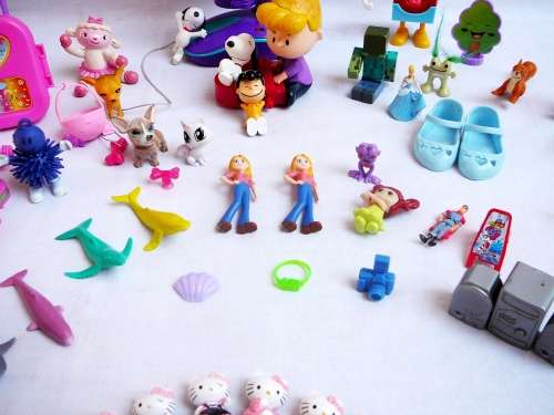 59 Pieces of Mixed Toys - Snoopy, Lucy and Schroeder and a Toy Microscope