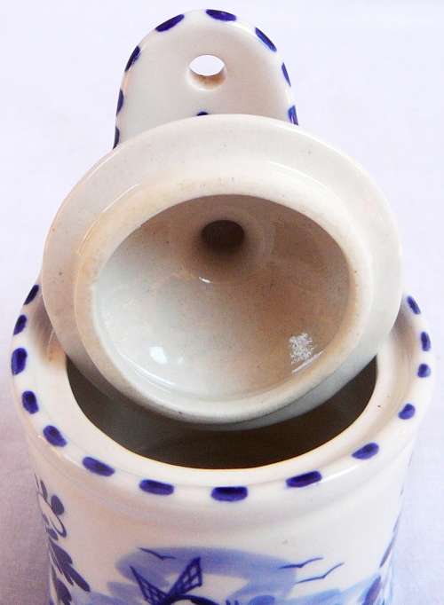 A Very Pretty Delfts Blue Salt Pot and Lid