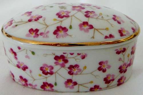 A Cute Small Pink Flower Trinket Box